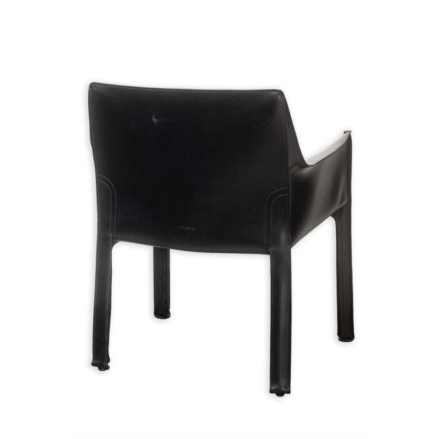 Cassina Set of 4 Mario Bellini for Cassina Cab 413 Black Leather Modern Dining Armchairs For Sale - Image 4 of 11