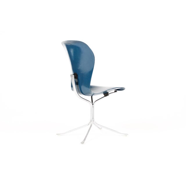 1960s Mid Century Vintage Space Age Ion Chair — Gideon Kramer Attributed— Blue Fiberglass For Sale - Image 5 of 10