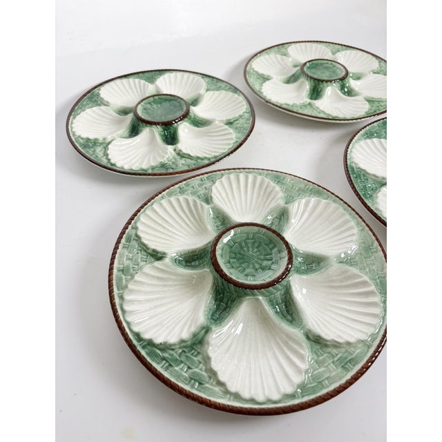 White and Green Oyster Plates, France, 1920s, Set of 4 For Sale - Image 6 of 13
