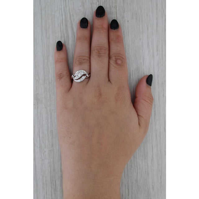 Silver 0.18ctw Scalloped Diamond Ring 14k White Gold Size 7.5 For Sale - Image 8 of 8