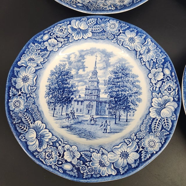 Staffordshire Vintage Mid Century Modern Liberty Blue Staffordshire English Cottage Dinner Plates - Set of 7 For Sale - Image 4 of 4