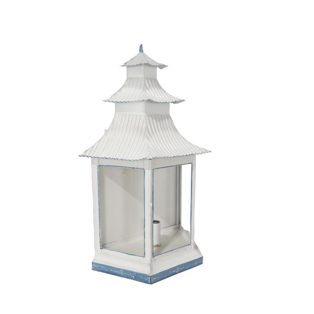 Classic French Wall Lamps Embodying the Aesthetics of Chinoiserie - Pair For Sale - Image 4 of 14