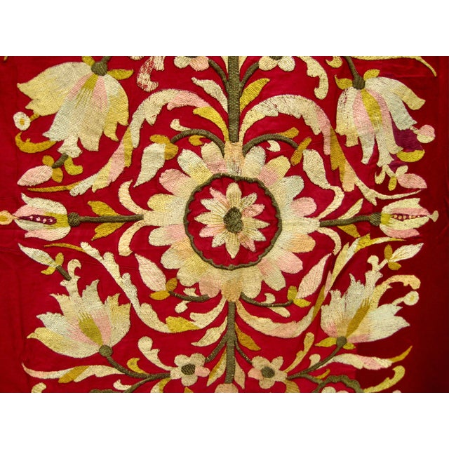 18th Century Large Silk Italian Silk and Gold Embroidery Tapestry For Sale - Image 4 of 14