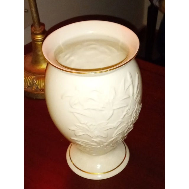 1980s 1980s Lenox Porcelain Lily Vase 24 K Gold Trim Made in Usa For Sale - Image 5 of 5