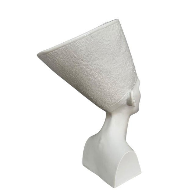 Rosenthal Mid-Century Modern Bust of Nefertiti from Rosenthal, Germany, 1960s For Sale - Image 4 of 11
