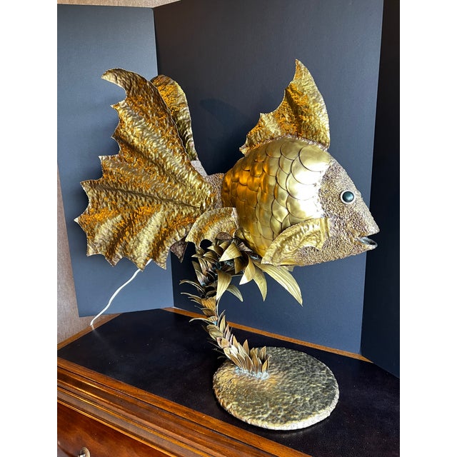 Large Vintage C1970s Brutalist Illuminated Brass Gold Fish Sculpture Attributed to Henri Fernandez For Sale - Image 4 of 12