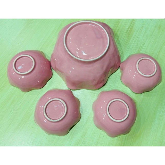 Bordallo Pinheiro Mid 20th Century Cabbage Ware Pink Serving Bowls in the Style of Dodie Thayer - 5 Pieces For Sale - Image 4 of 9