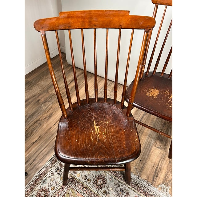 Early 19th Century Antique Set of Four New Hampshire Step Down Windsor Chairs Signed j.r. Hunt C. Early 19th Century For Sale - Image 5 of 13
