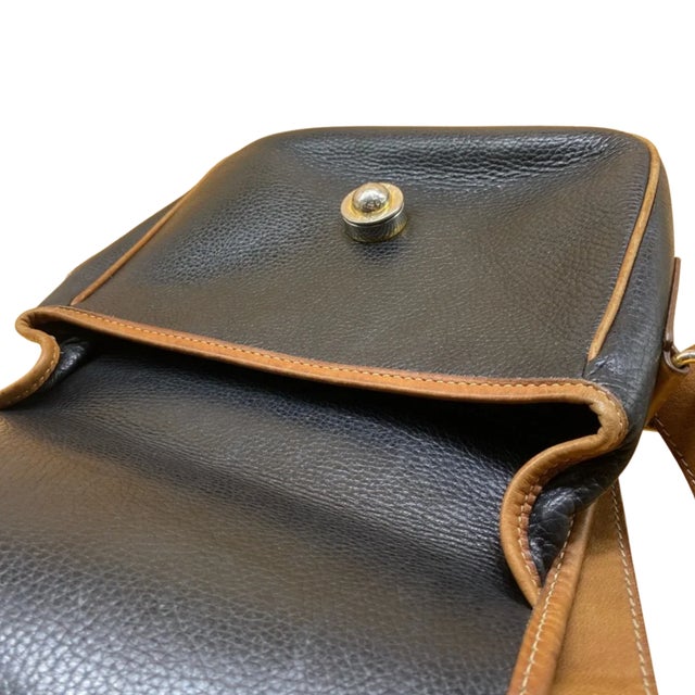 1980s Vintage Celine Black and Tan Leather Crossbody Shoulder Bag For Sale - Image 5 of 6