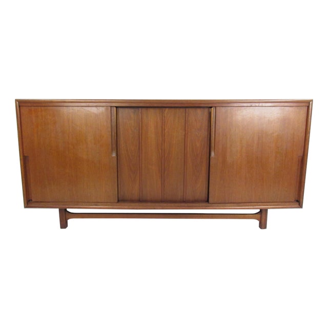 1960s Mid-Century Modern Walnut Credenza by Cavalier Furniture For Sale
