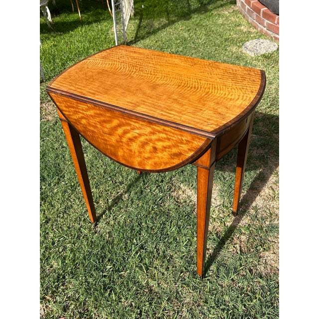 A Fine 18c Satinwood Table With Rosewood Crossbanding and Cuffed Feet. For Sale - Image 10 of 12