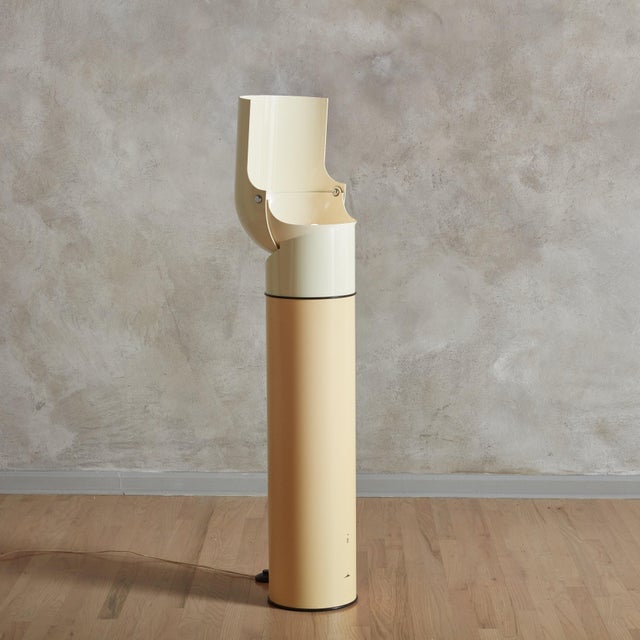 1970s Pileo' Floor Lamp by Gae Aulenti for Artemide, Italy 1972 For Sale - Image 5 of 11