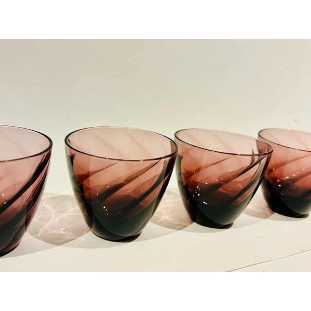 Mid-Century Modern Vintage Hazel Atlas Moroccan Amethyst Optic Swirl Glasses - Set of 4 For Sale - Image 3 of 5