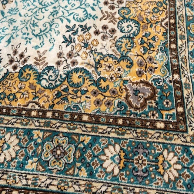Vintage 1960s Turkish Rug, Ivory & Teal With Saffron Spandrels, Kerman Style – 7'0" X 9'7" For Sale - Image 10 of 12