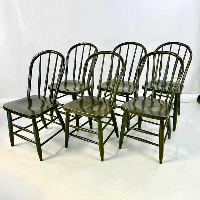 Late 19th C. Antique Americana Farmhouse Boho Chic Chippy Paint Windsor Pine Dining Chairs - Set of 6. For Sale - Image 4 of 16