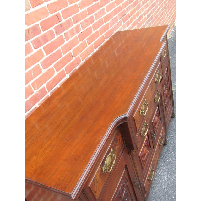 English 1900s Art Nouveau American Red Walnut and Burl Walnut Sideboard Buffet For Sale - Image 4 of 9