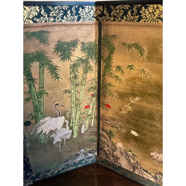 Mid 20th Century Vintage Asian-Inspired Four-Panel Tabletop Folding Screen With Cranes & Bamboo Designs. For Sale - Image 5 of 12