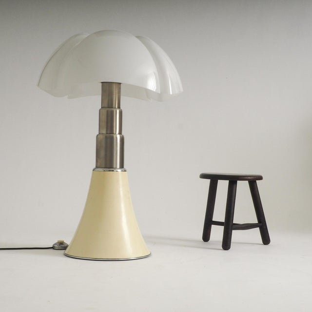 Vintage Pipistrelle Table Lamp by Gae Aulenti for Martinelli Luce, 1970s For Sale - Image 9 of 17