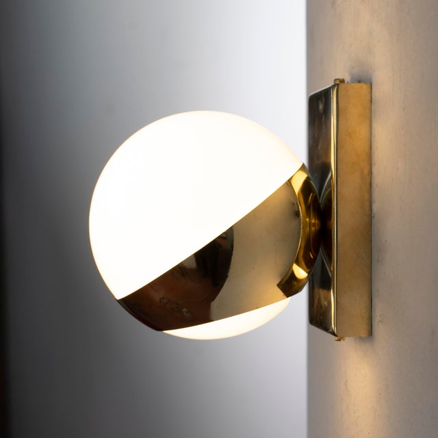 Gold Space Age White Murano Glass Sphere and Brass Frame Wall Sconce, Italy, 1990s For Sale - Image 8 of 12