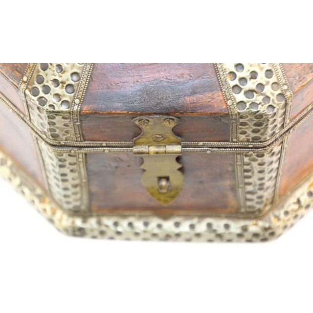 Mid 20th Century Large Asian Decorative Wooden Jewelry Box With Hammered Brass Metal Overlay For Sale - Image 9 of 13