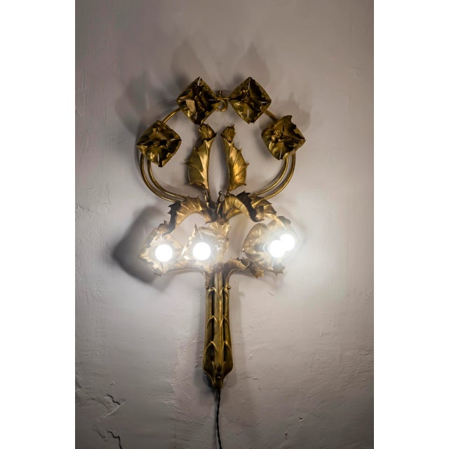 Large Art Nouveau Thistle Wall Sconce in Hammered Brass, France, 20th Century For Sale - Image 4 of 17