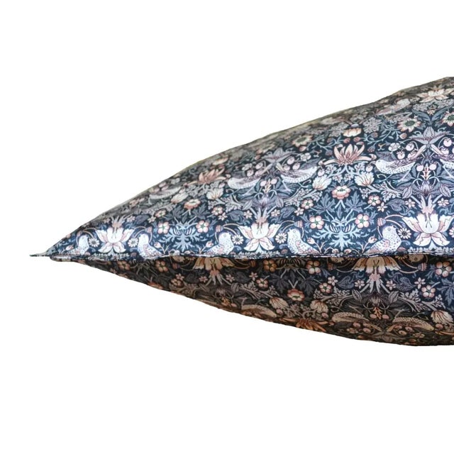 Part of our premium 'Treasured Collection' our stunning Liberty print pillowcases are handmade with luxurious Belgravia...