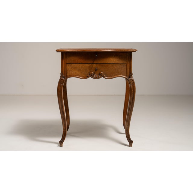 19th Century France Louis XV Amber Wood Side Table For Sale - Image 10 of 15