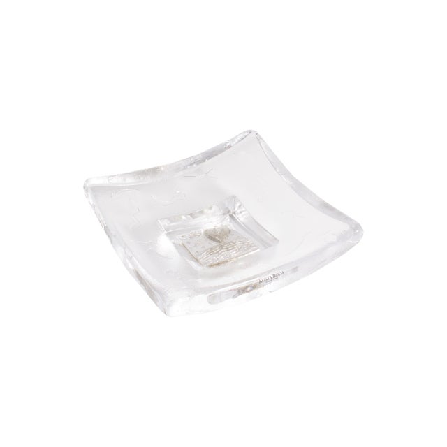 A glass dish from the Domino series designed by the Swedish glass artist Bertil Vallien (born 1938) for Kosta Boda. Square...