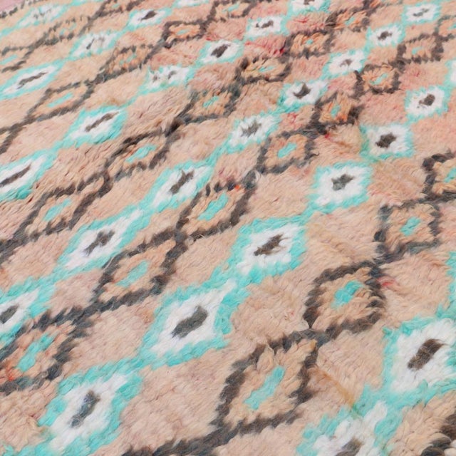 1980's Moroccan Peach Wool Rug - 9.9 X 4 Ft For Sale In Cleveland - Image 6 of 7