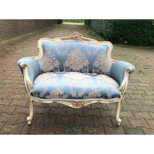 Vintage French Louis XVI Cream Beech Blue Damask Settee – 1 Pc For Sale - Image 11 of 11