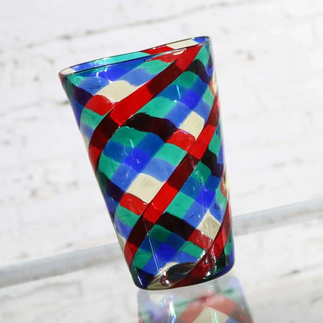 Fabulous hand-blown Murano glass vase in the fasce ritorte model 4410 style and attributed to Fulvio Bianconi for Venini....