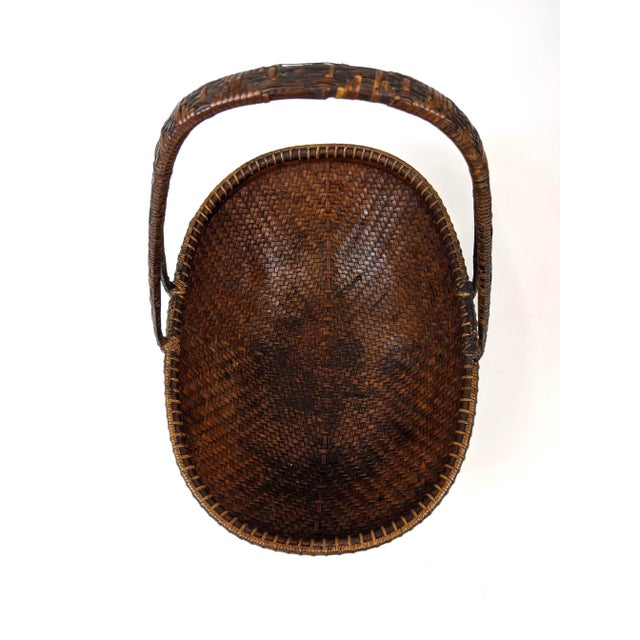 Wood 19th Century Chinese Woven Oval Bamboo Basket With Handle For Sale - Image 7 of 8