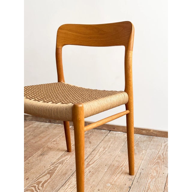 Set of Mid-Century Modern Danish Model 75 Chairs in Oak by Niels O. Møller for J.L. Mollers Møbelfabrik, 1950s For Sale - Image 14 of 18