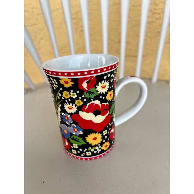 Beautiful and vibrant Vera Bradley ceramic mug in the highly sought-after "Poppy Fields" pattern. This stunning piece...