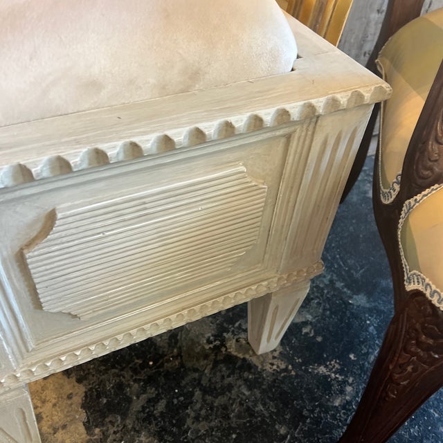 1970s Vintage White Wooden Detailed Carved Bench With Cushion For Sale - Image 5 of 7
