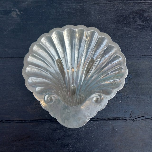 1890s S. Kirk & Sons Sterling Silver Clamshell Shape Bon Bon / Trinket Tray For Sale - Image 4 of 10