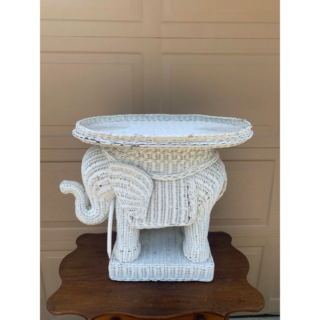 A Palm Beach Icon | White Wicker Elephant Drinks Table, 1970s For Sale - Image 9 of 12