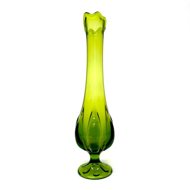 Mid-Century Modern Vintage Viking Glass 6-Petal Avocado Swung Vase For Sale - Image 3 of 8