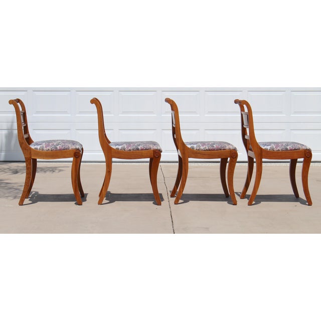 1960s Set of 4 Vintage Federal Style Walnut Dining Chairs With Equestrian Hunt Scene Upholstery For Sale - Image 5 of 18
