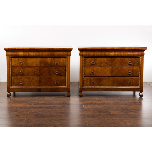 18th Century Pair of Italian 18th Century Walnut Four-Drawer Commodes with Bookmatched Veneer For Sale - Image 5 of 12