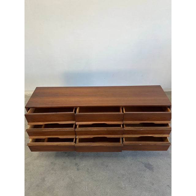 Mid-Century Modern 1990s Minimal Triple Dresser For Sale - Image 3 of 9