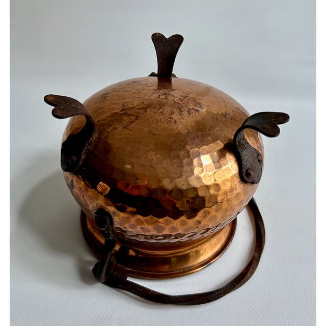 Iron Footed & Handled Hand Hammered Copper Pot, C. 1970's For Sale - Image 15 of 17