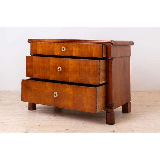 Biedermeier Chest of Drawers in Cherry Wood, 1800s For Sale - Image 3 of 11