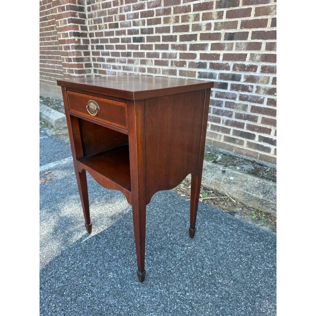 Early 20th Century Early 20th Century Federal Style Mahogany Inlaid End Side Table. For Sale - Image 5 of 13
