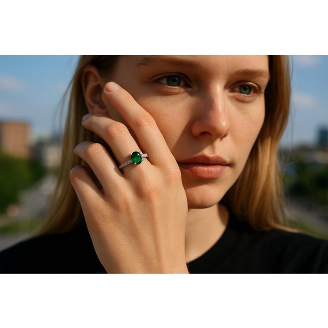 14 Karat White Gold Cabochon Colombian Emerald Princess Diamond 2.10 Carat Milgrain Engraved Ring Size 4.5 For Sale - Image 4 of 9