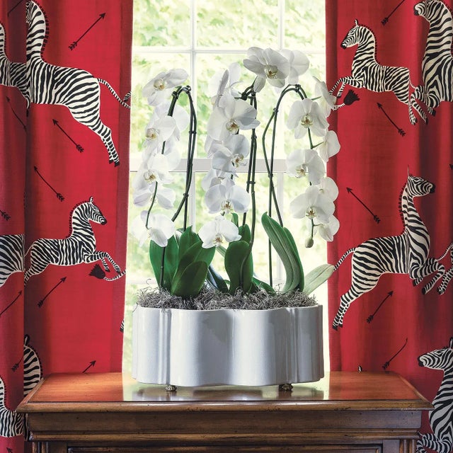 Contemporary Tuscan Scallop Planter - Cream For Sale - Image 3 of 5