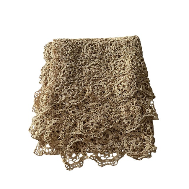 Vintage 71 X 70 Rectangular Crochet Tablecloth Beige Floral Farmhouse Traditional Grandmillennial For Sale - Image 4 of 6