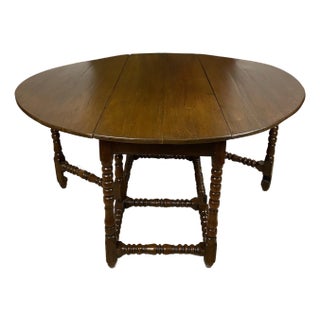 Late 17th - Early 18th Century William and Mary Oak Gateleg Table For Sale