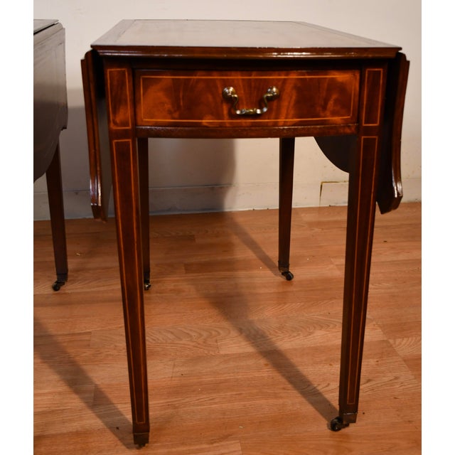 We are pleased to offer this beautiful pair of Antique Regency style Pembroke drop-leaf Side Tables by Columbia...