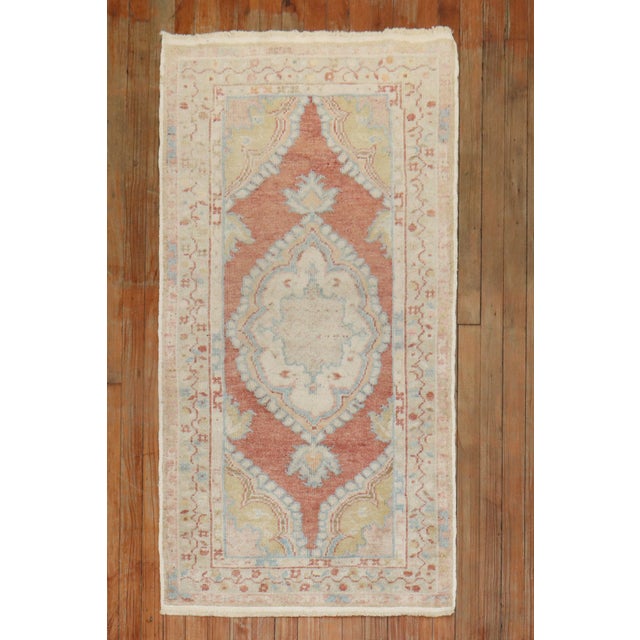 Early 20th-century authentic Oushak scatter size rug Measures: 2'6'' x 5'